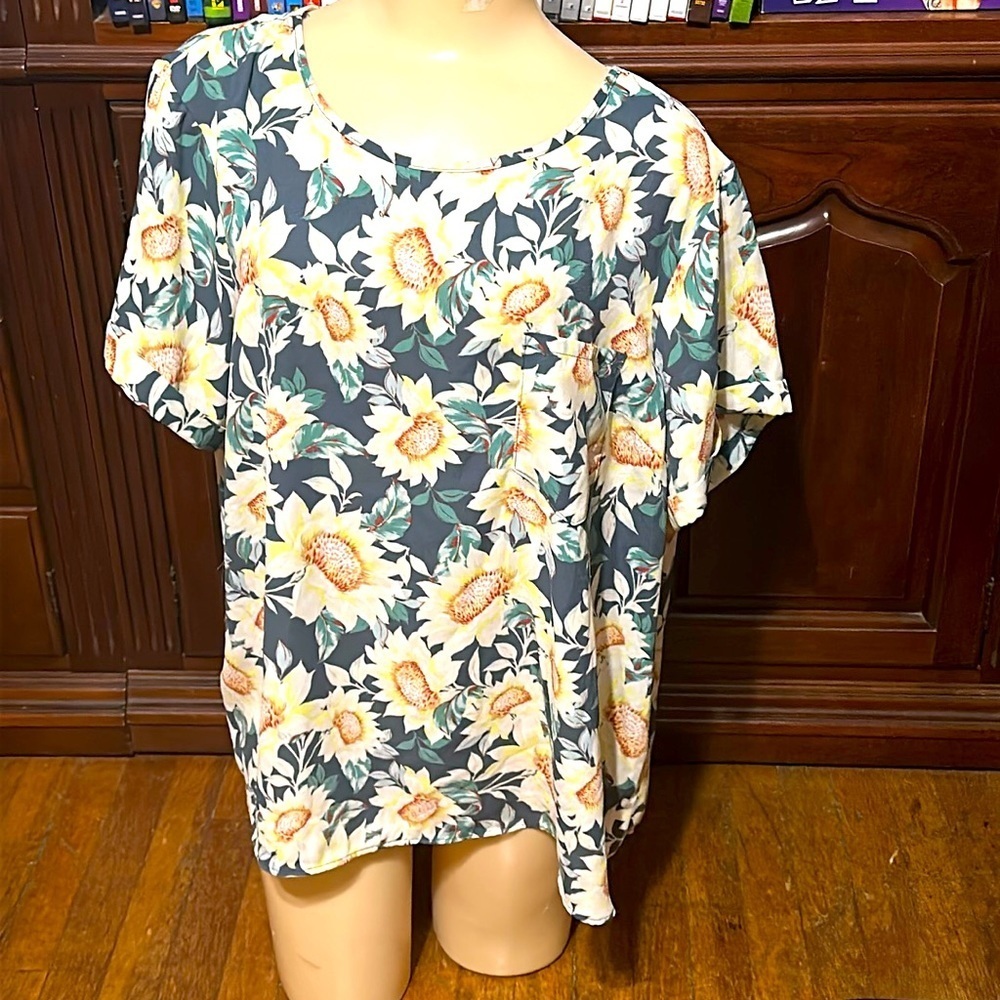LC Lauren Conrad Women’s Cuffed Sleeve Blouse, Floral, XL